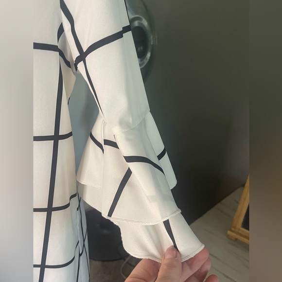 Lovely White Dress with Black Squares with Bell Sleeves and knee length - Picture 6 of 9